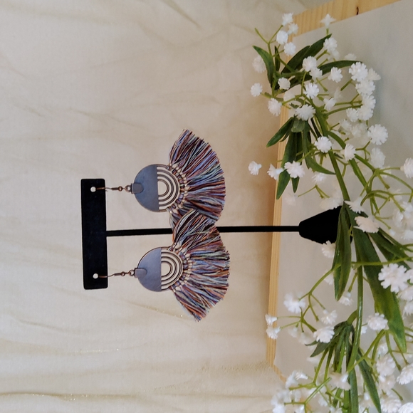 Vintage Style Boho Tassel Earrings - Picture 3 of 4